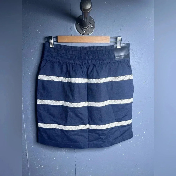 Banana Republic chambray skirt - Picture 2 of 6